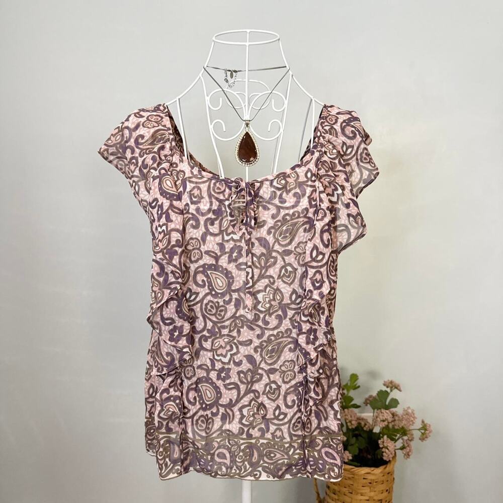 Cute vintage y2k-style floral paisley flowy fitted babydoll ruffle top